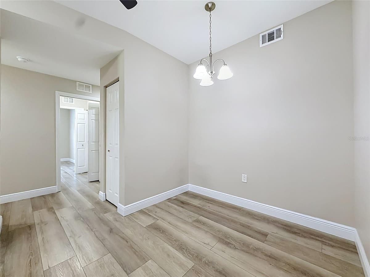 5281 BOWLINE COURT — photo 11 of 53