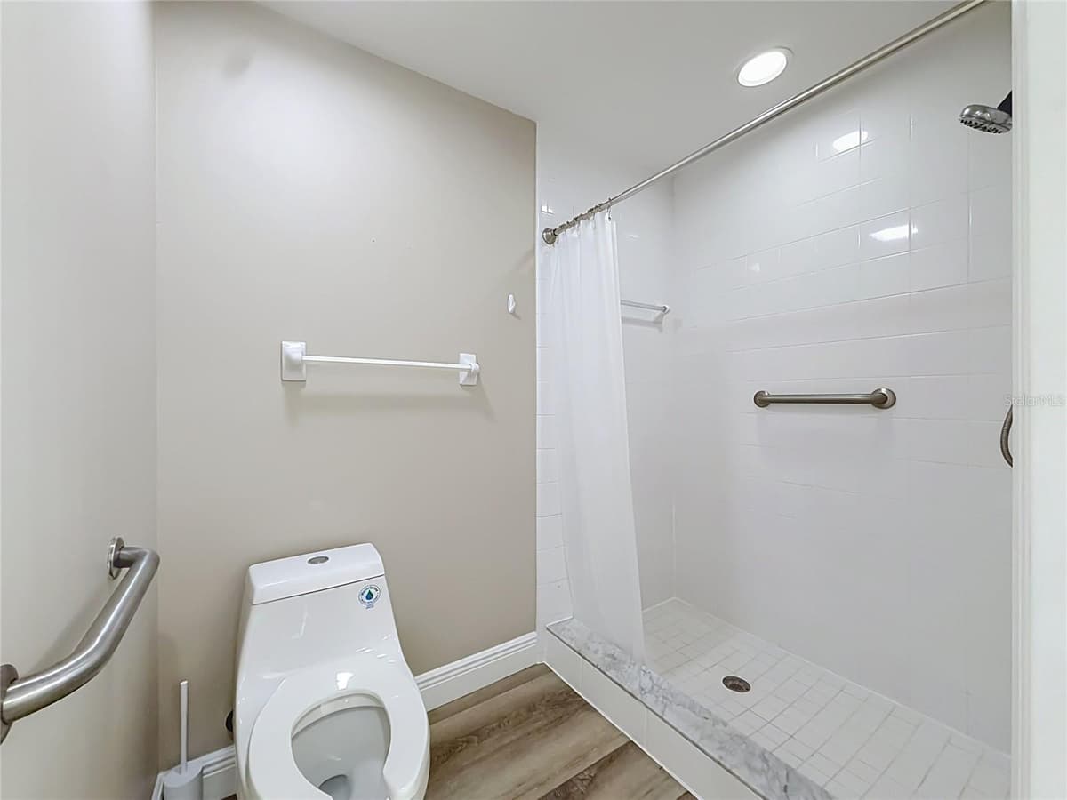 5281 BOWLINE COURT — photo 23 of 53
