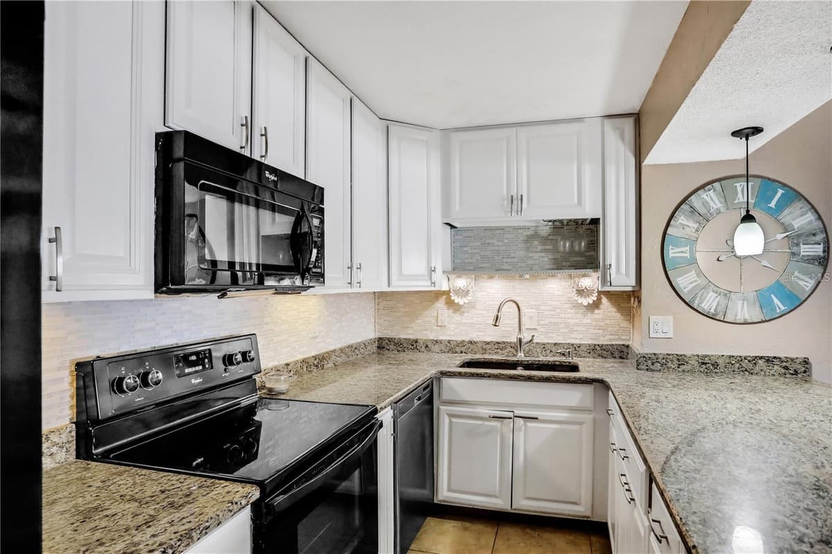 2987 ATLANTIC AVENUE — photo 8 of 17