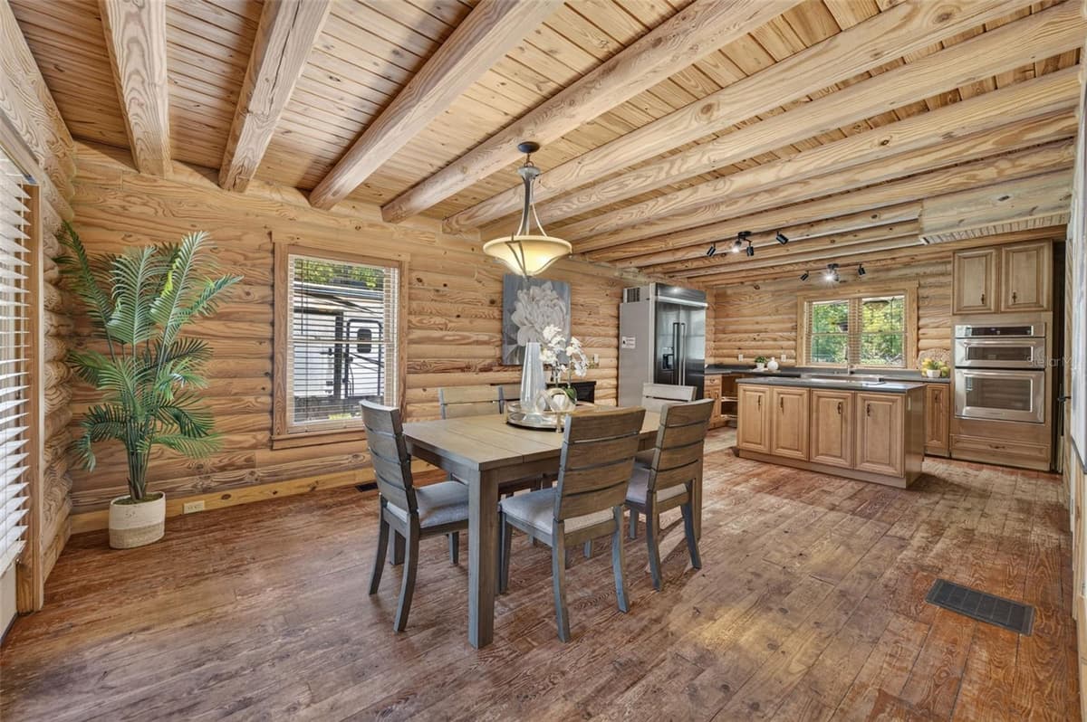 1223 SUTTON TRAIL — photo 14 of 53