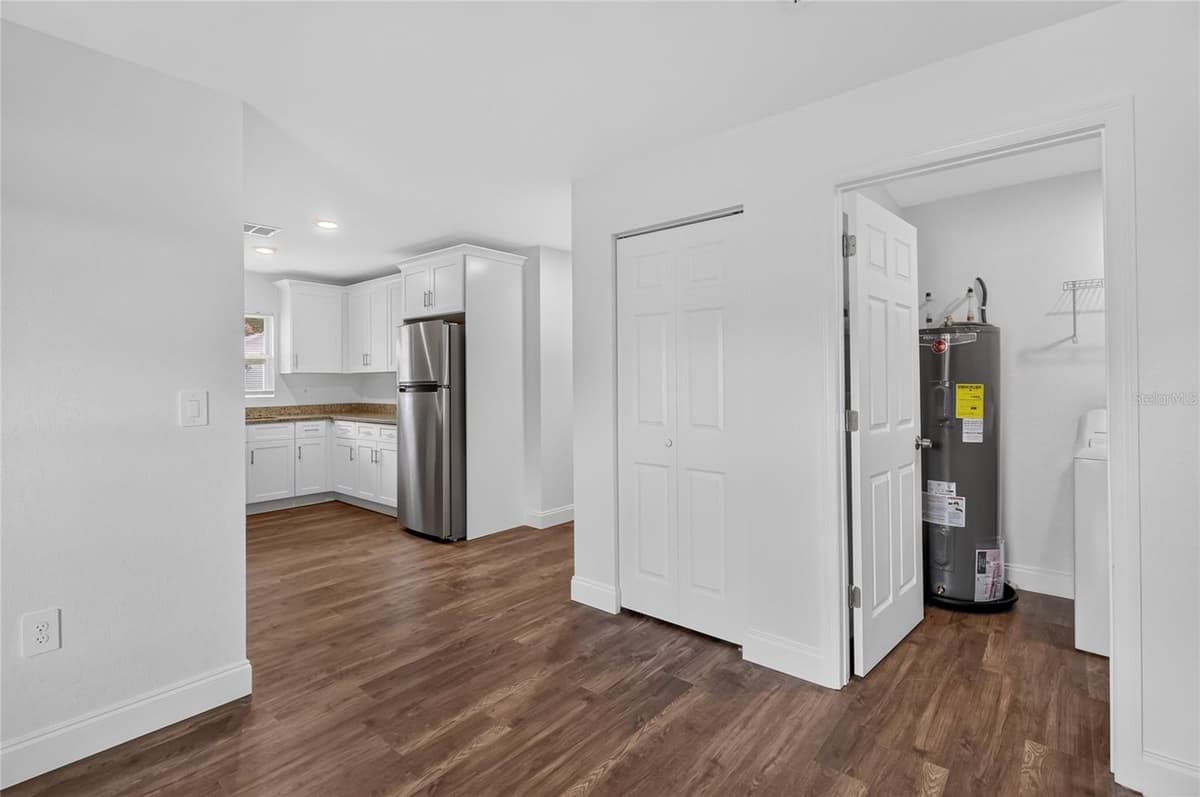 2435 5TH ST NE — photo 11 of 43