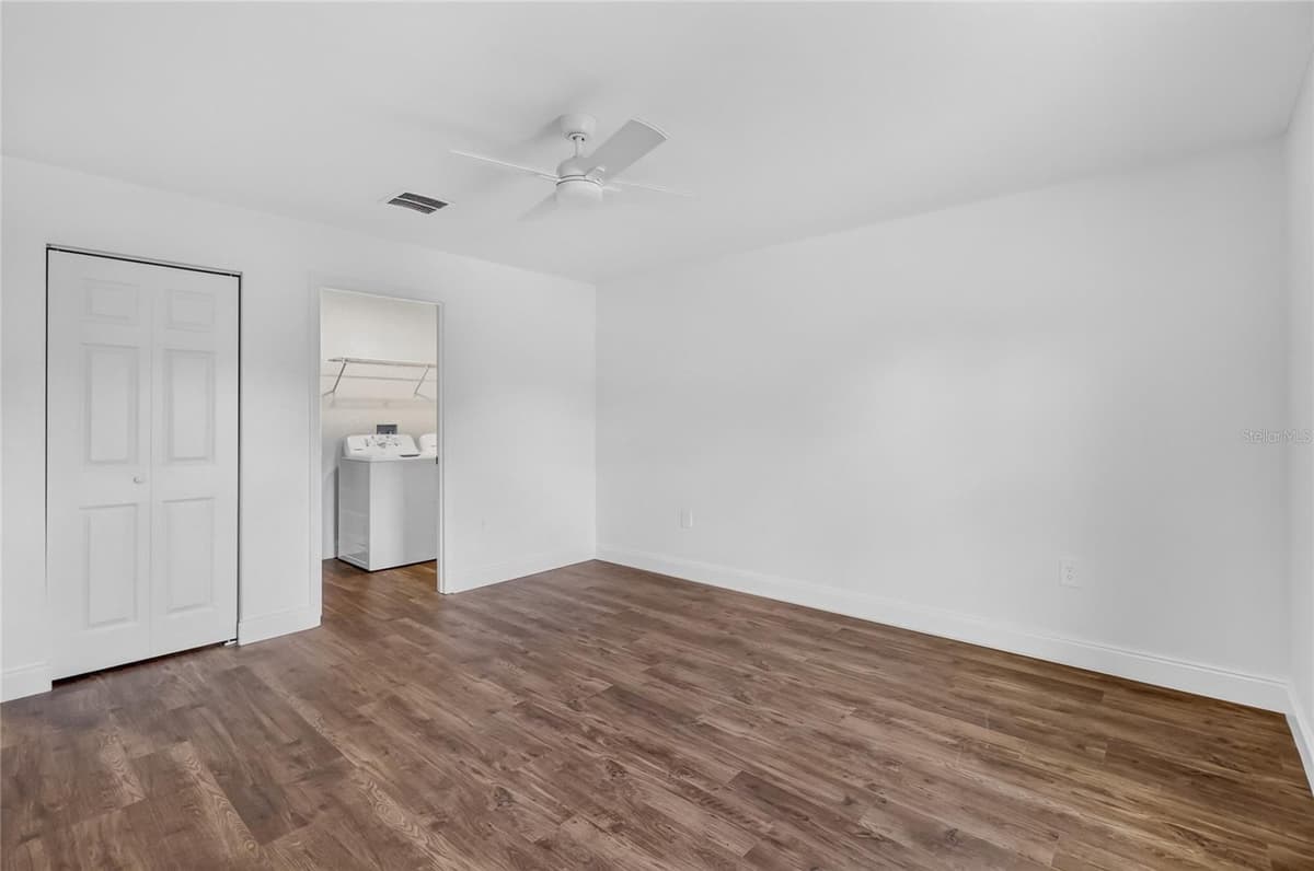 2435 5TH ST NE — photo 6 of 43