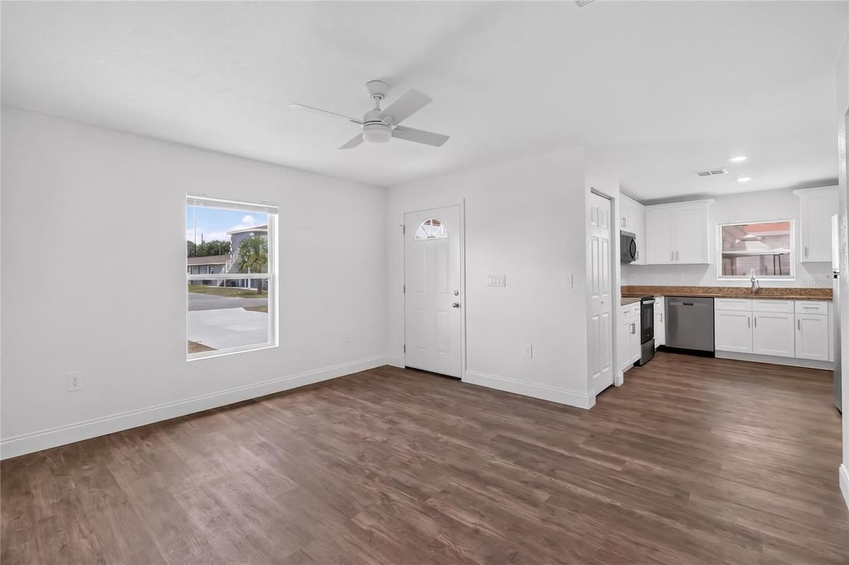 2435 5TH ST NE — photo 7 of 43