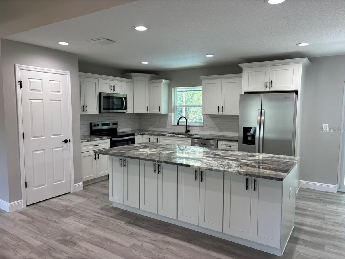 4888 MAVERICK COURT — photo 11 of 37
