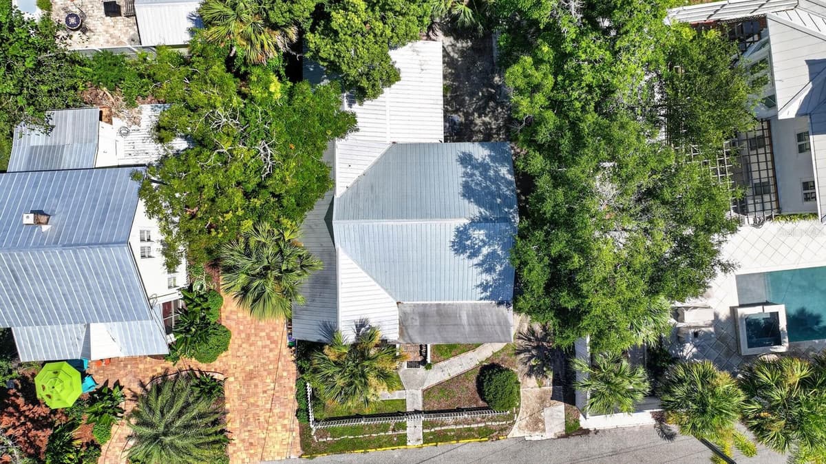 28 JOINER STREET — photo 41 of 44