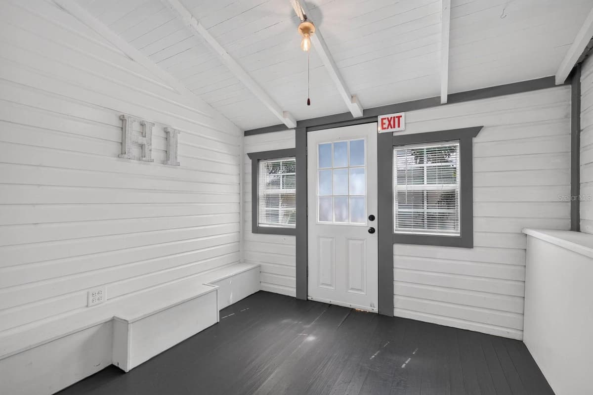 28 JOINER STREET — photo 33 of 44