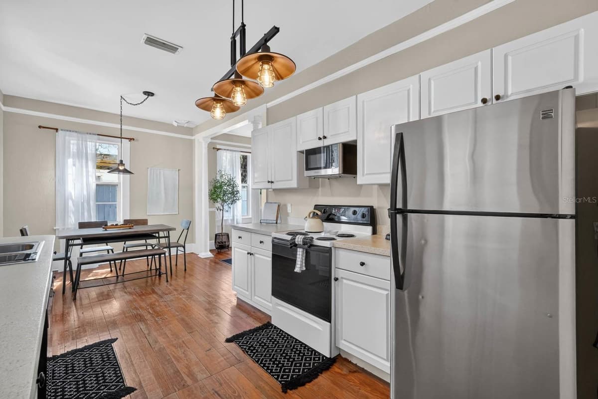 28 JOINER STREET — photo 18 of 44