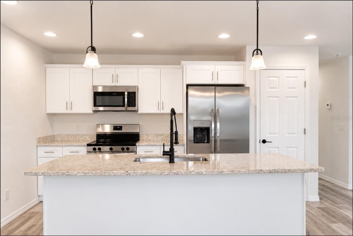 318 EUCALYPTUS ROAD — photo 4 of 21