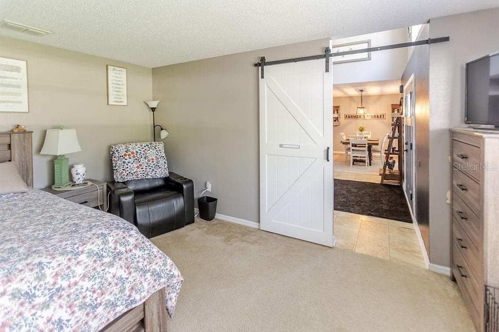 11083 MAYBIRD AVENUE — photo 22 of 89