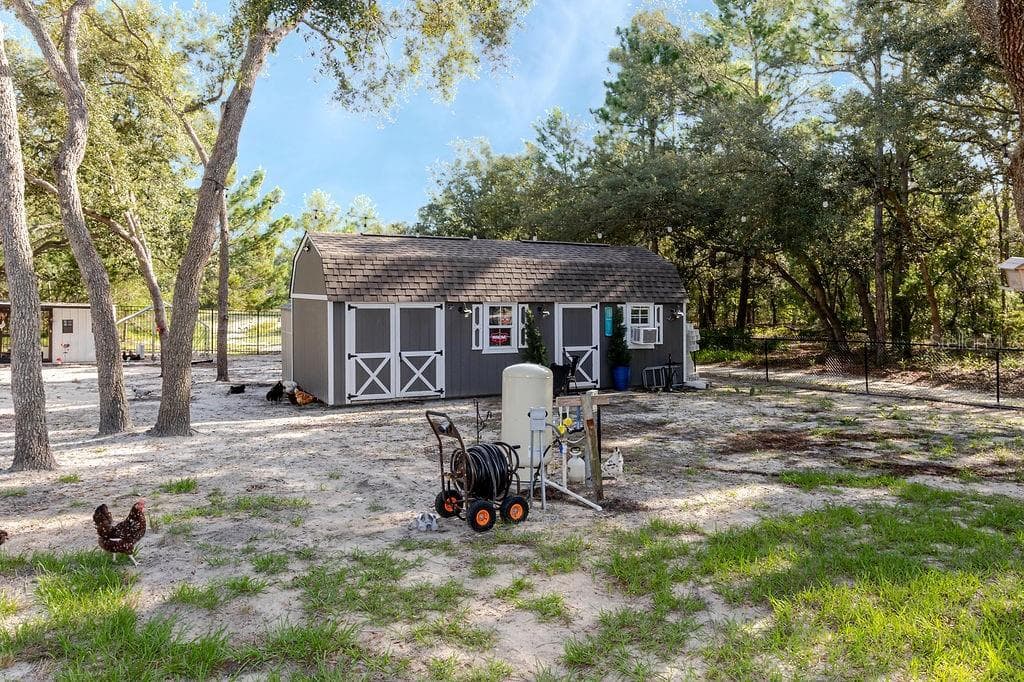 11083 MAYBIRD AVENUE — photo 71 of 89