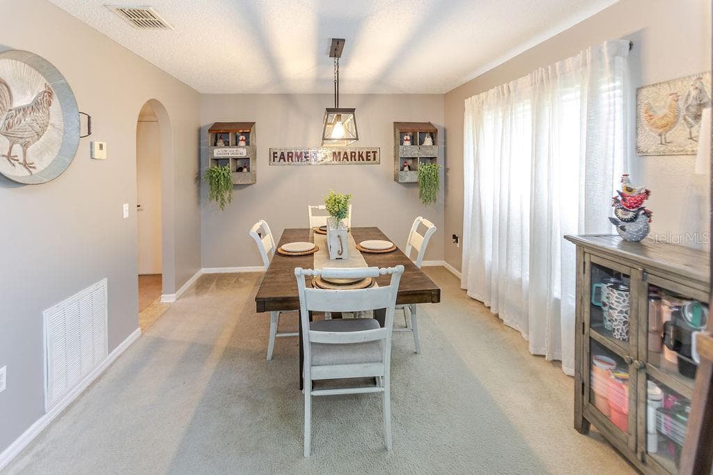 11083 MAYBIRD AVENUE — photo 10 of 89