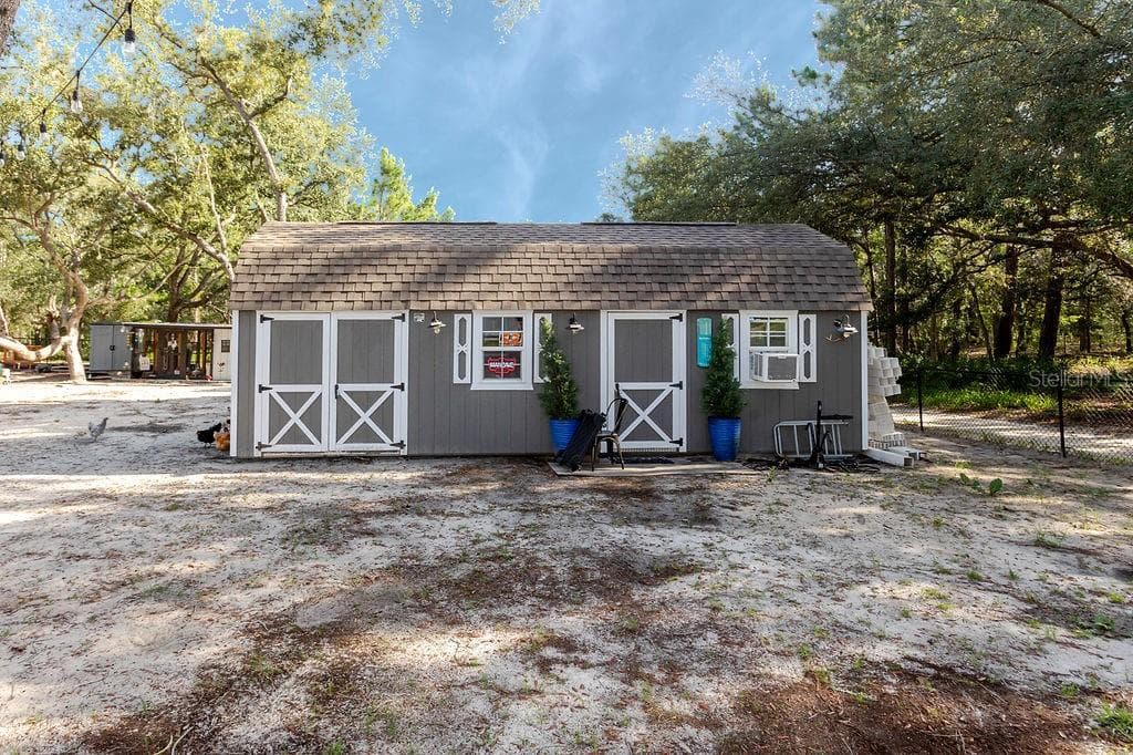 11083 MAYBIRD AVENUE — photo 70 of 89