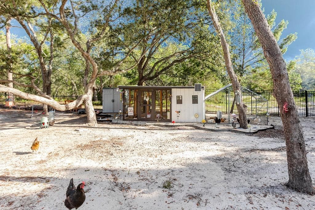 11083 MAYBIRD AVENUE — photo 79 of 89