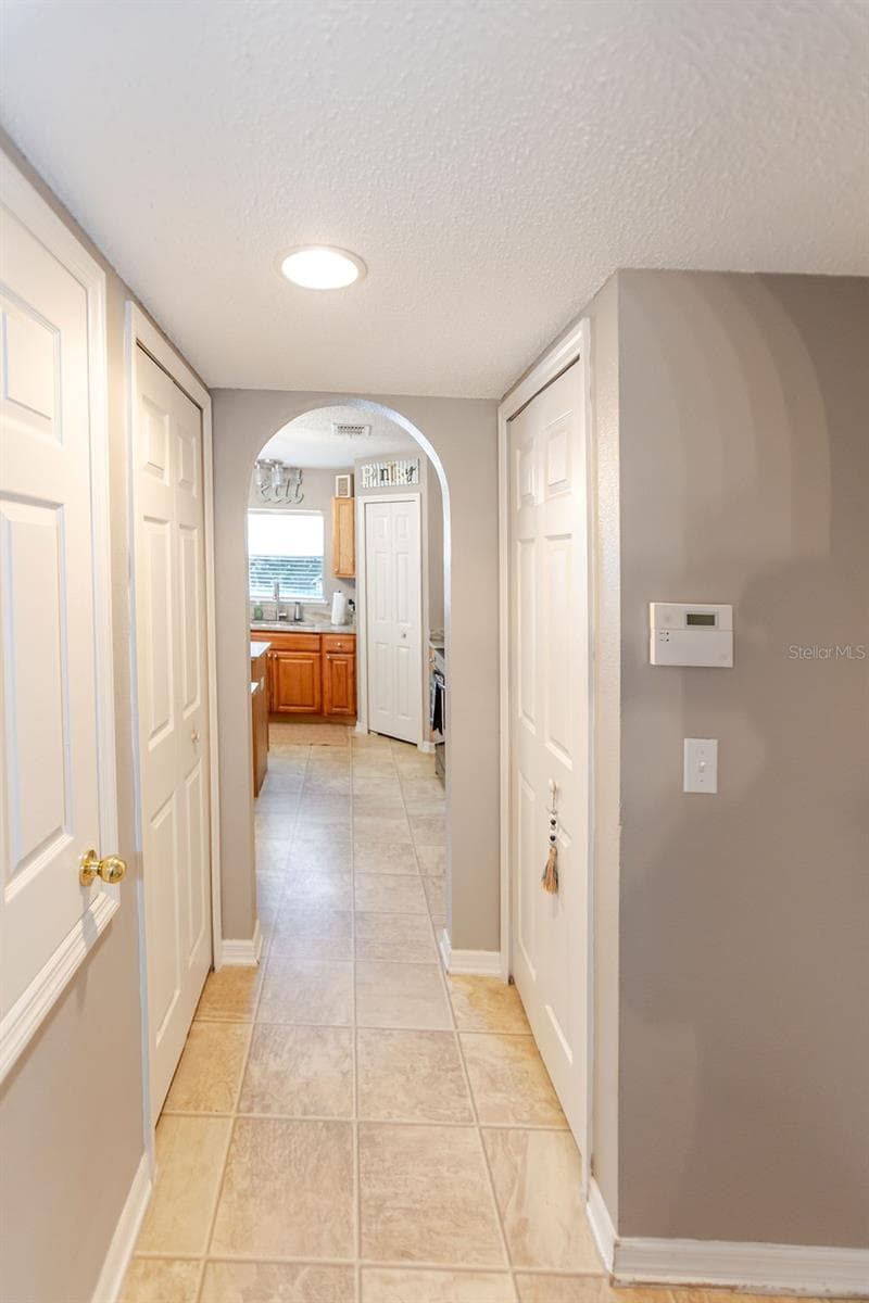 11083 MAYBIRD AVENUE — photo 11 of 89