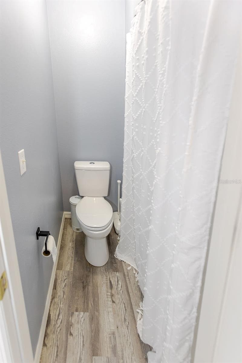 11083 MAYBIRD AVENUE — photo 44 of 89