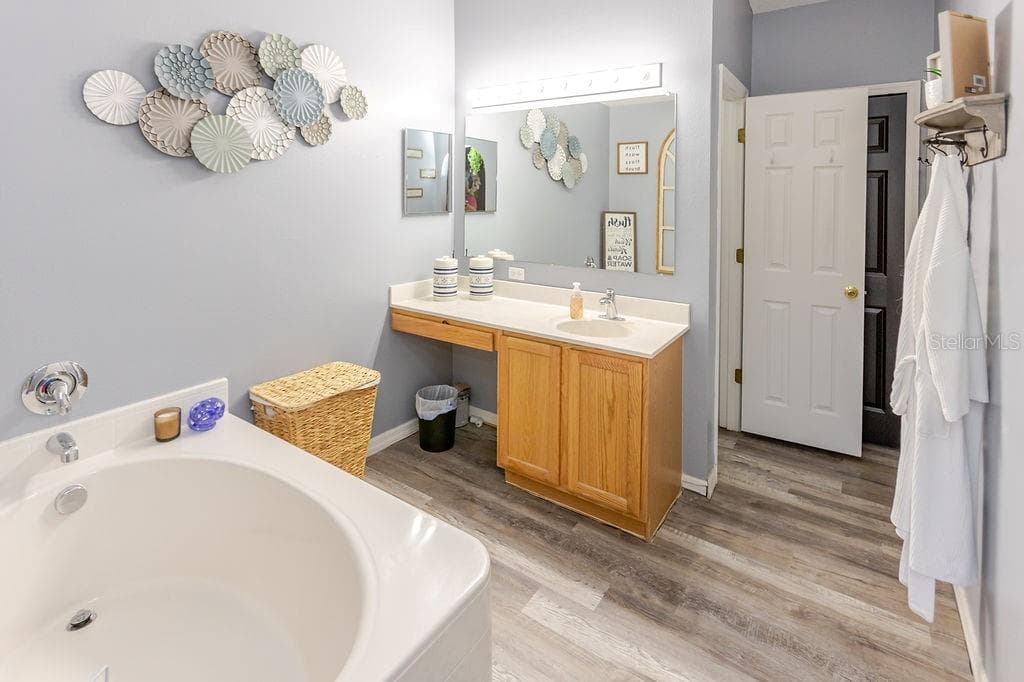 11083 MAYBIRD AVENUE — photo 42 of 89