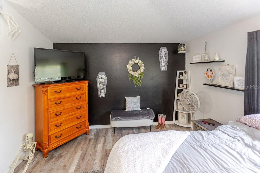 11083 MAYBIRD AVENUE — photo 38 of 89