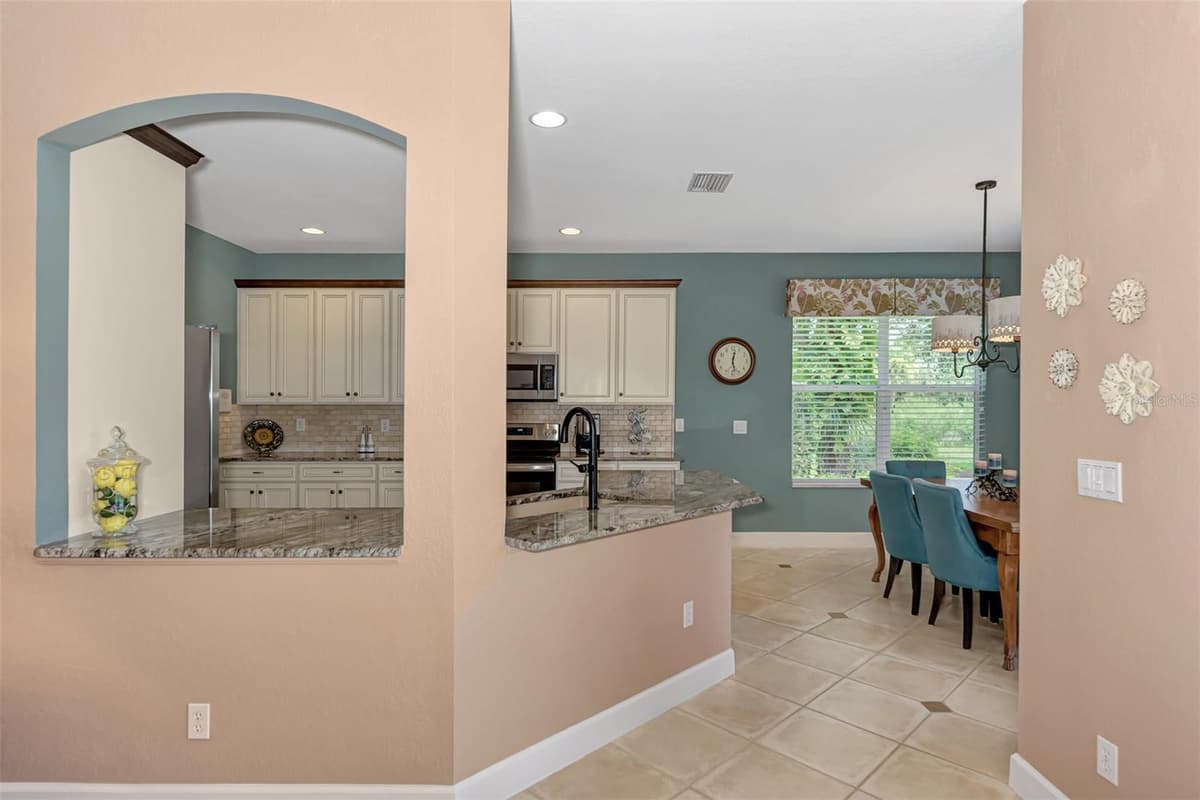 13392 GOLF POINTE DRIVE — photo 10 of 91