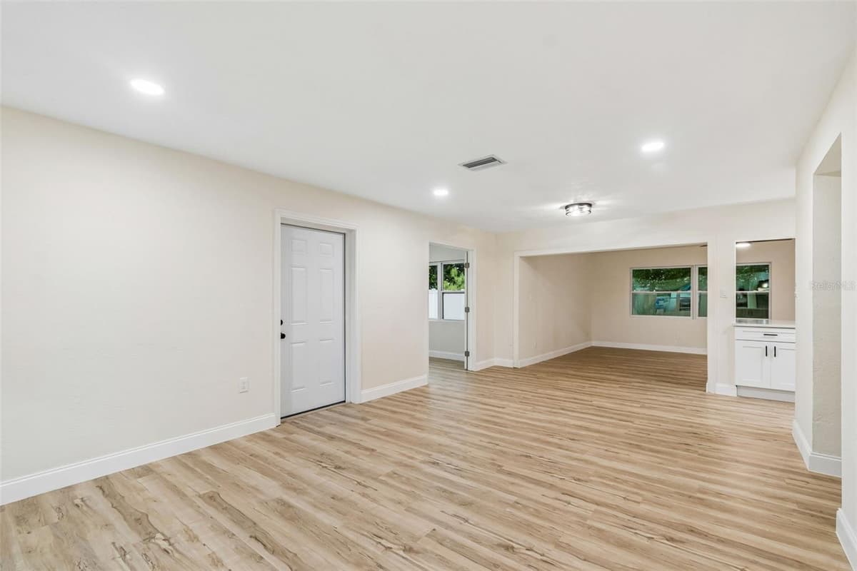 6781 33RD AVENUE — photo 8 of 63