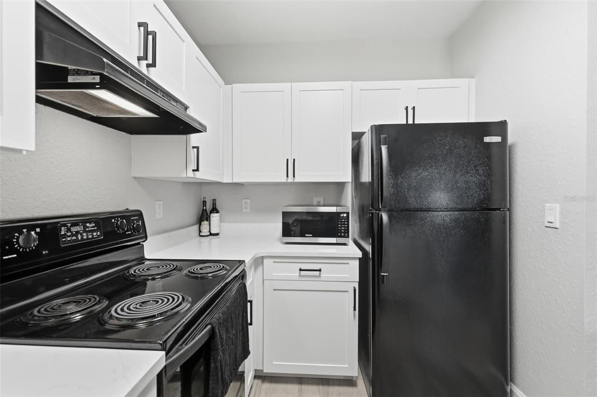 202 SOUTH STREET — photo 13 of 41