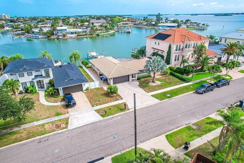 340 PALM ISLAND — photo 3 of 80