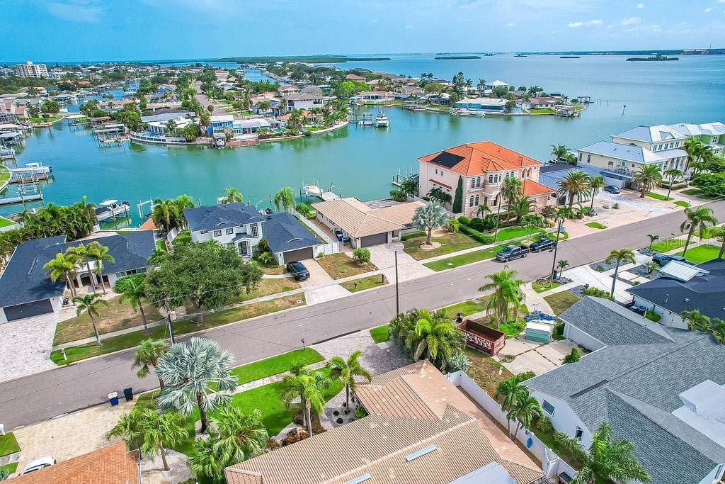 340 PALM ISLAND — photo 4 of 80