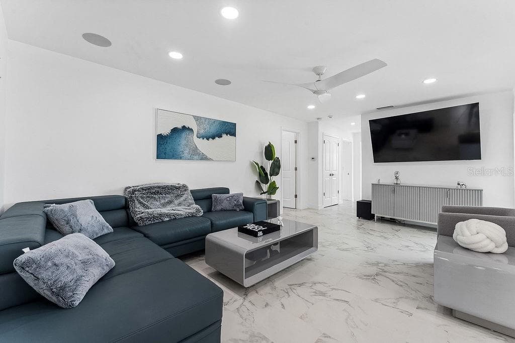 340 PALM ISLAND — photo 15 of 80