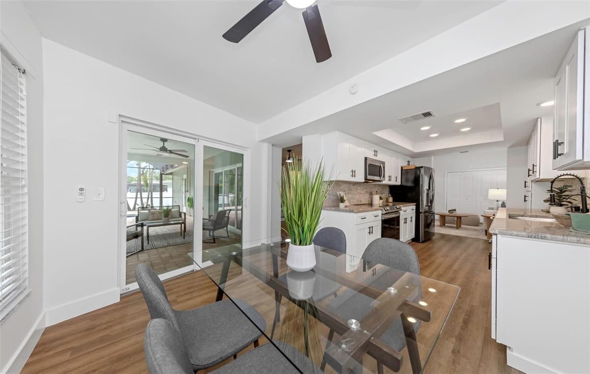 328 BAY HILLS BOULEVARD — photo 13 of 64