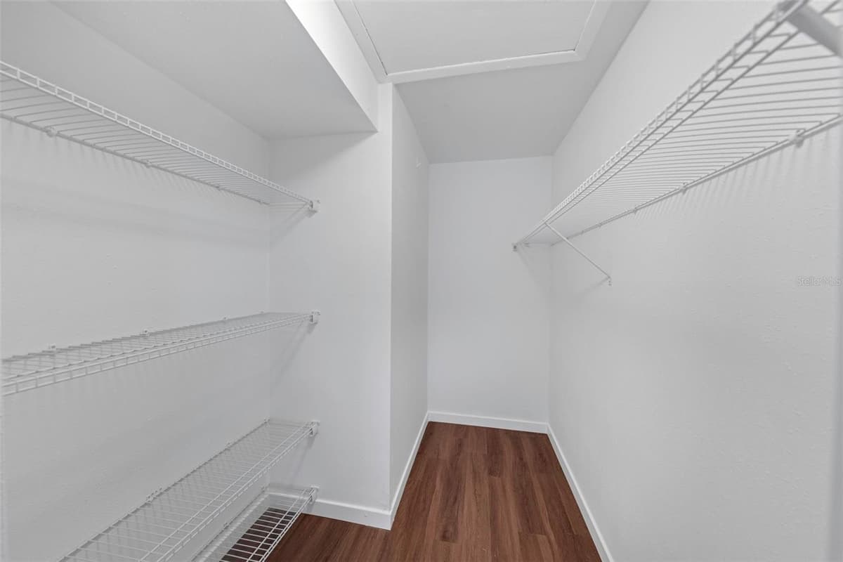 328 BAY HILLS BOULEVARD — photo 35 of 64