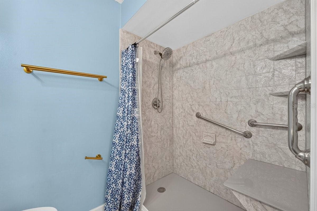 1004 EGRET COURT — photo 12 of 37