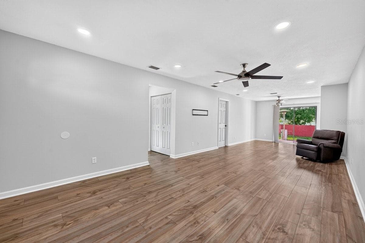 1004 EGRET COURT — photo 14 of 37