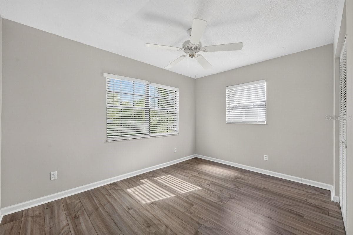 1004 EGRET COURT — photo 8 of 37