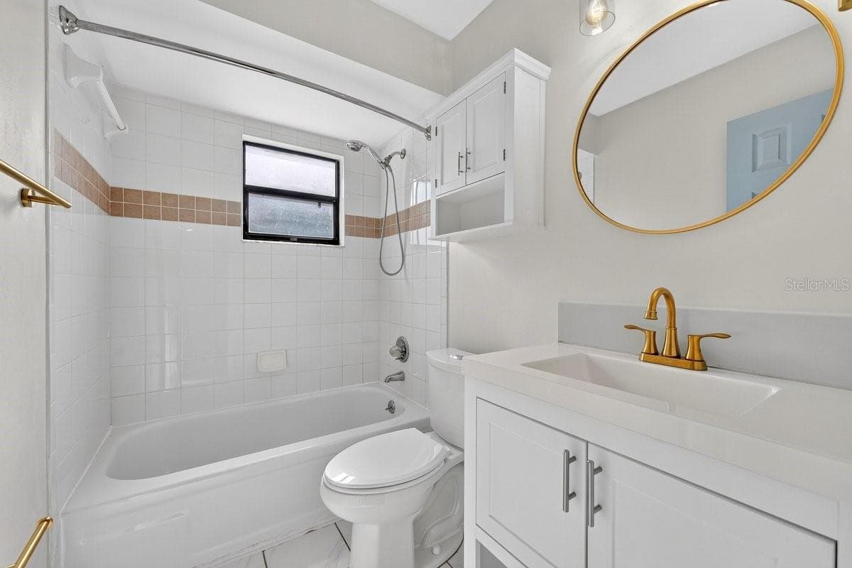 1004 EGRET COURT — photo 10 of 37