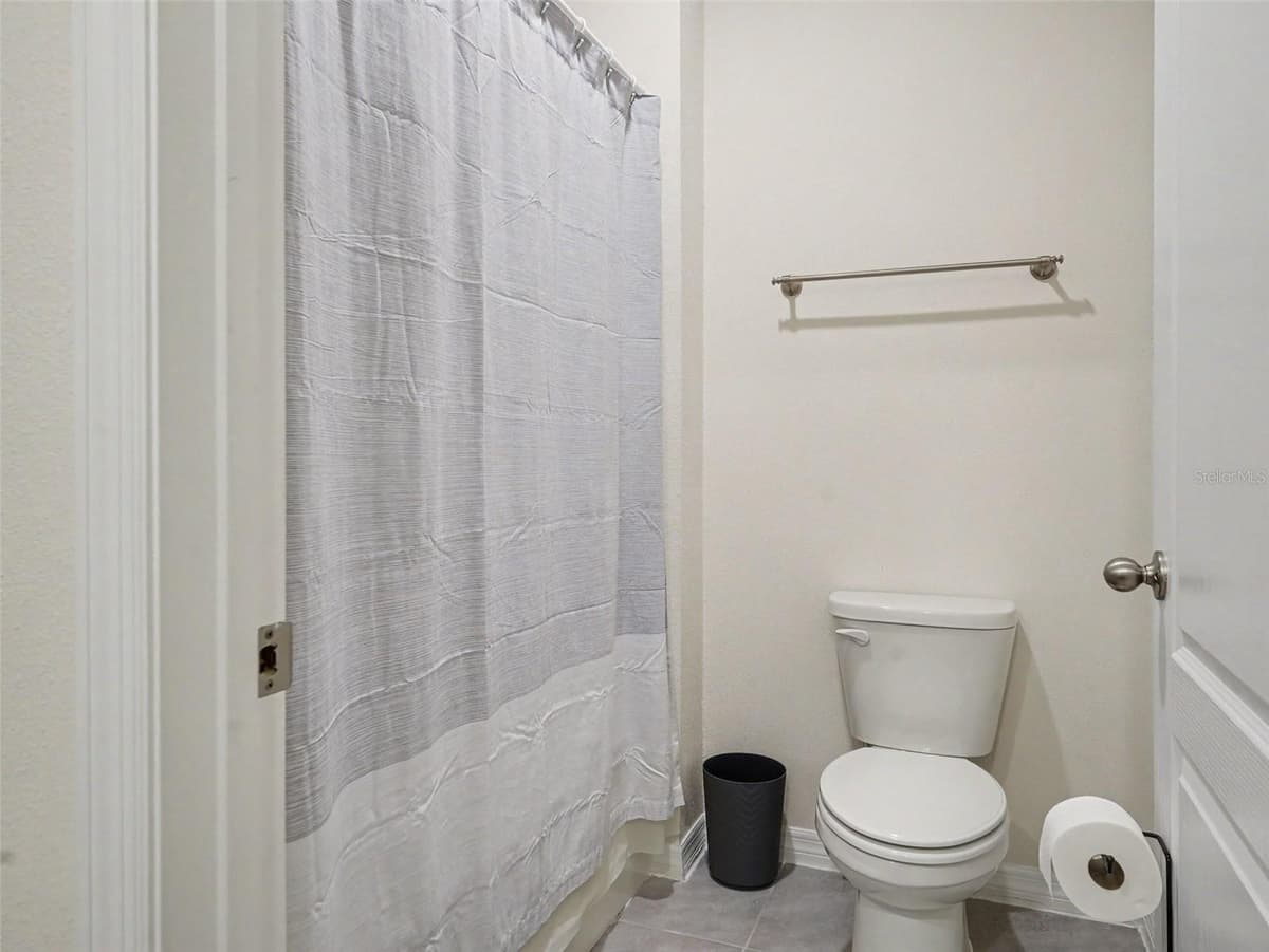 210 MEADOWBROOK BOULEVARD — photo 16 of 16