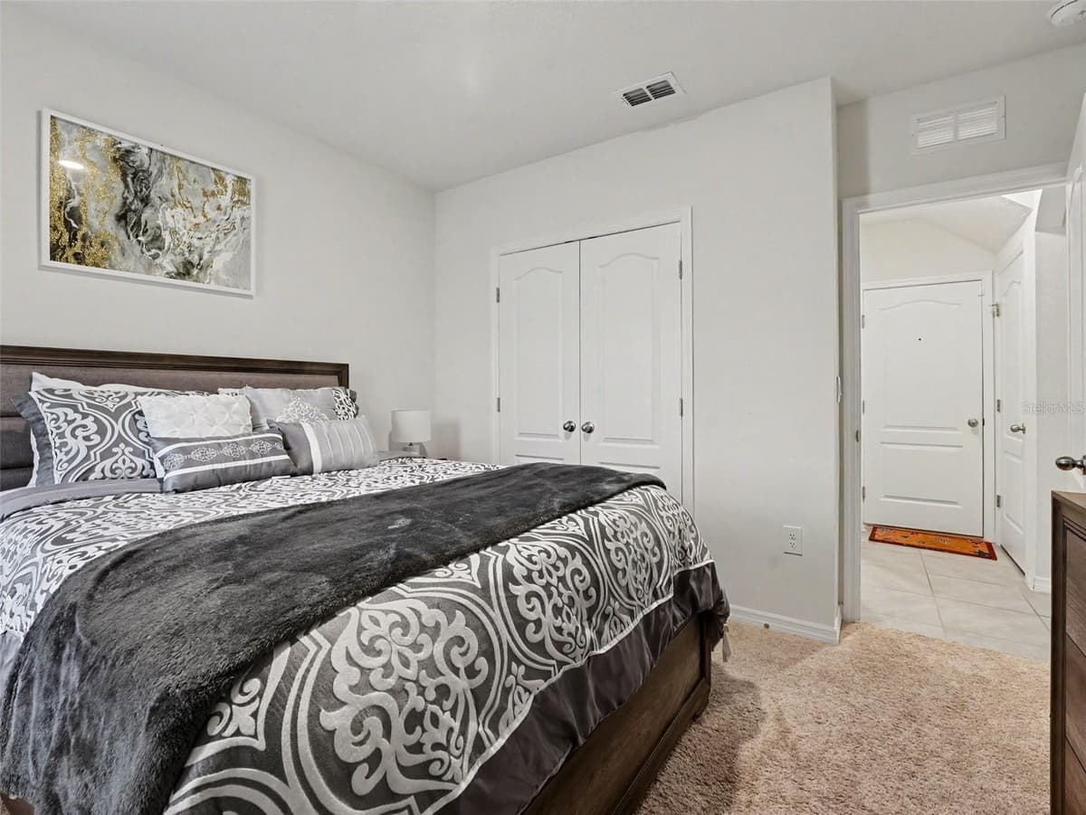 210 MEADOWBROOK BOULEVARD — photo 11 of 16
