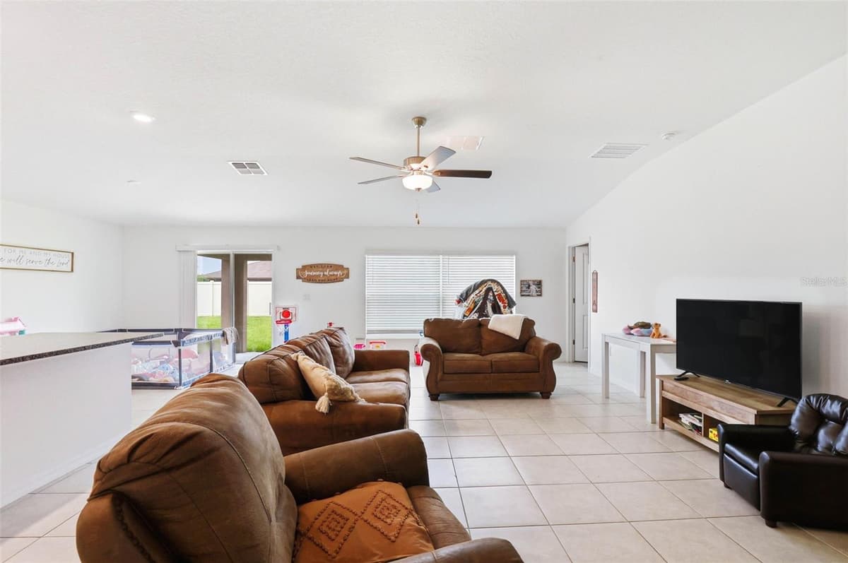 3607 NATURAL TRACE STREET — photo 11 of 48