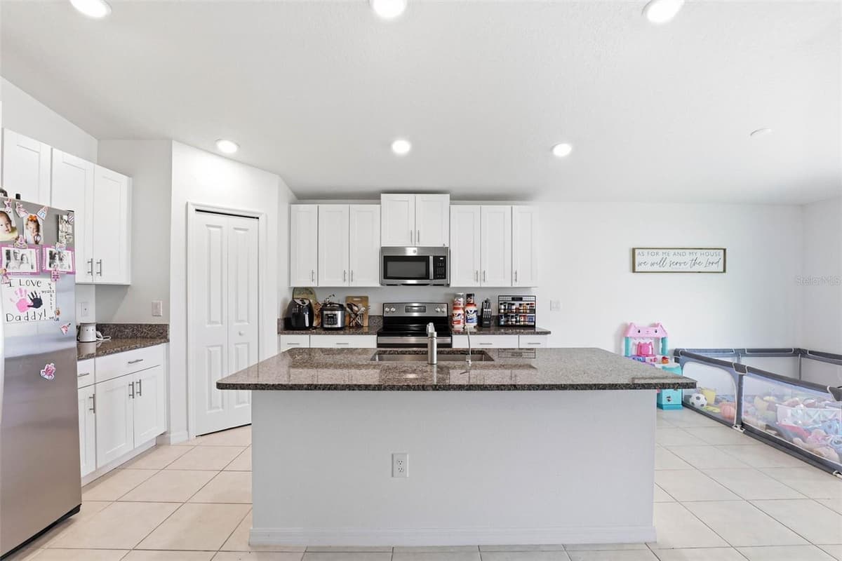 3607 NATURAL TRACE STREET — photo 8 of 48