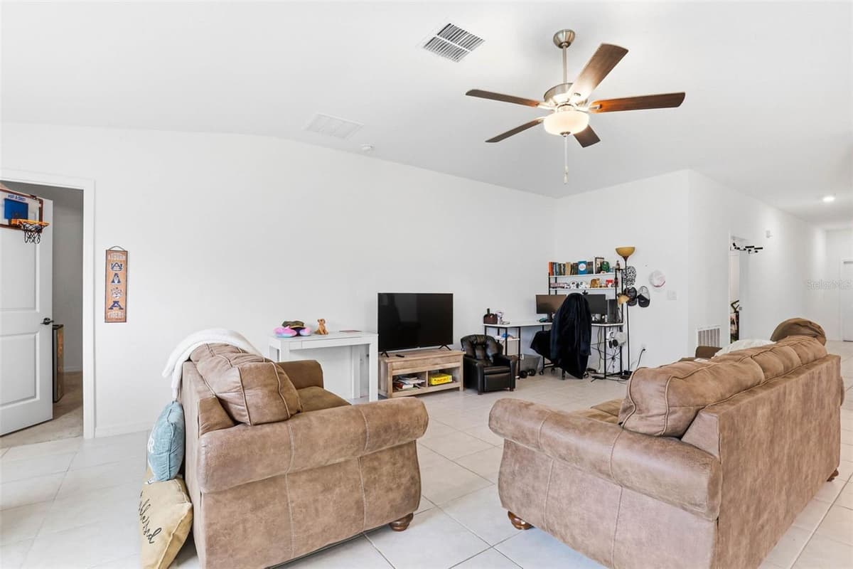 3607 NATURAL TRACE STREET — photo 13 of 48