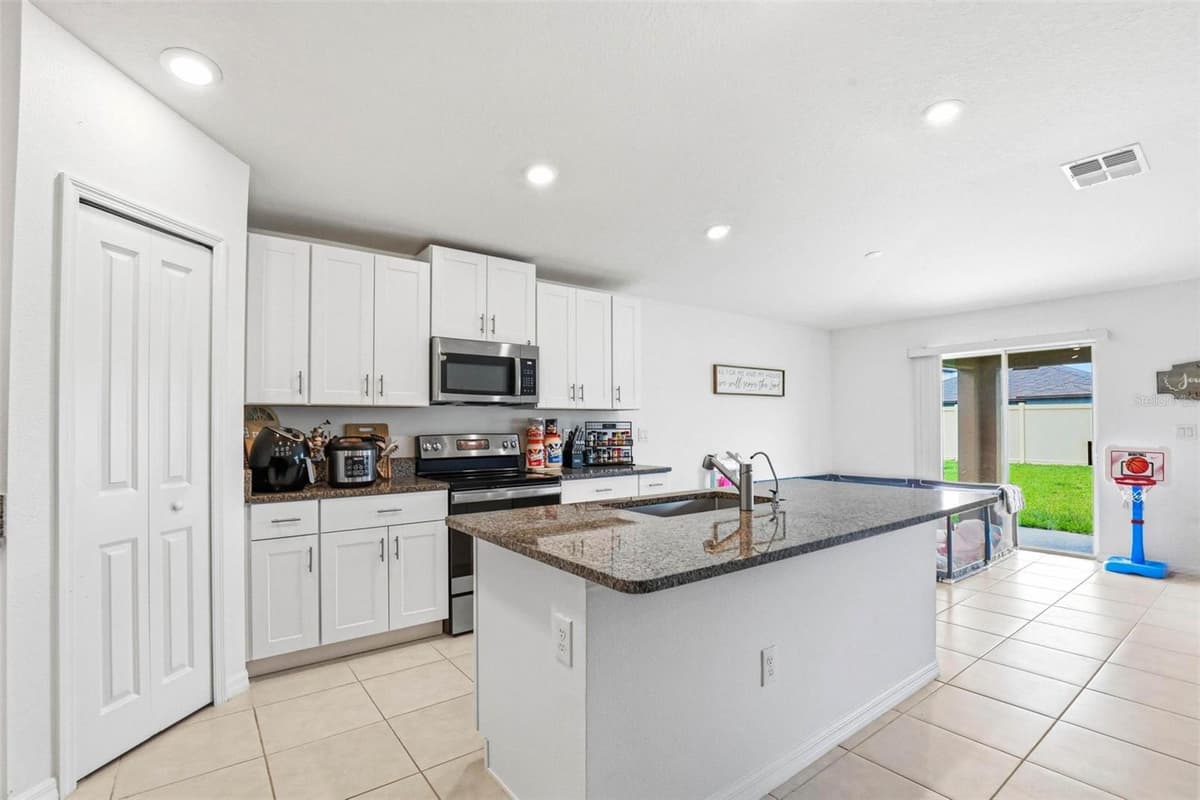 3607 NATURAL TRACE STREET — photo 7 of 48