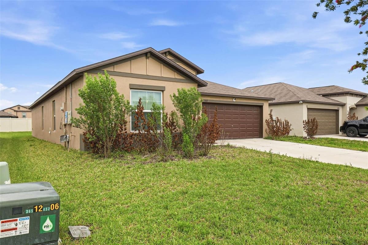 3607 NATURAL TRACE STREET — photo 4 of 48