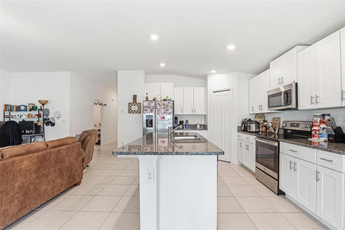 3607 NATURAL TRACE STREET — photo 10 of 48