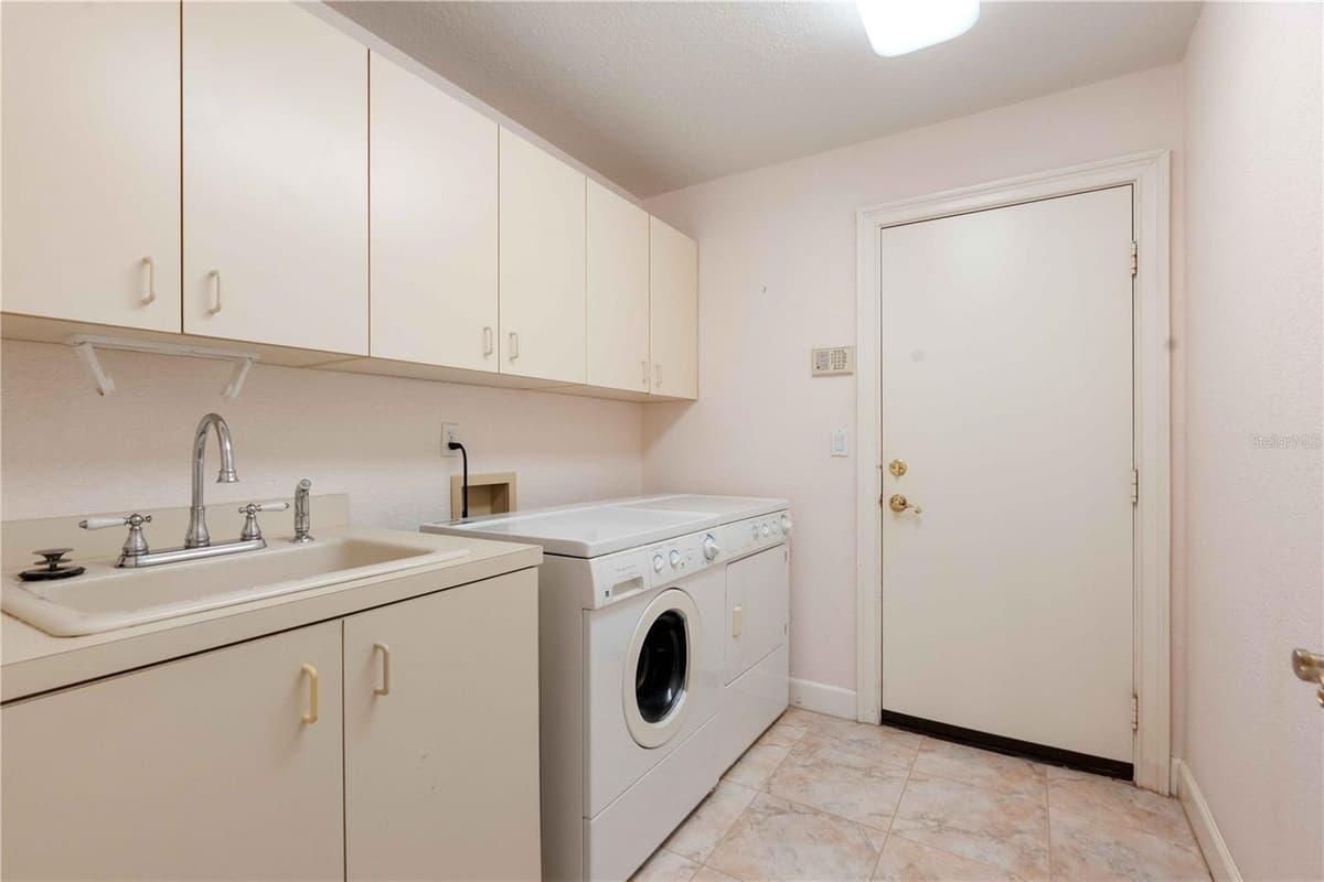 2122 PLATINUM DRIVE — photo 11 of 55