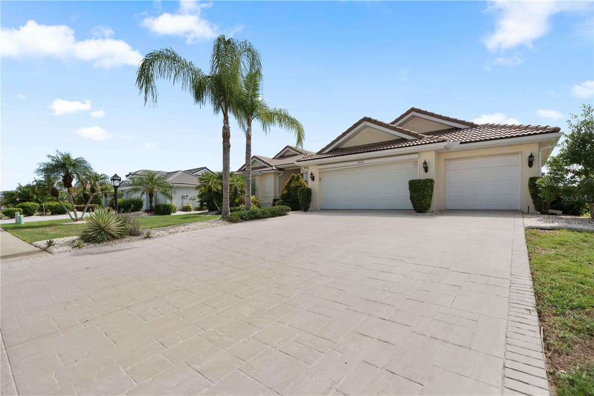 2122 PLATINUM DRIVE — photo 3 of 55