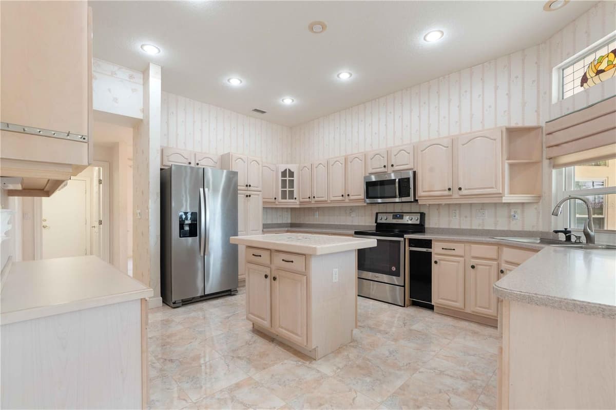 2122 PLATINUM DRIVE — photo 13 of 55