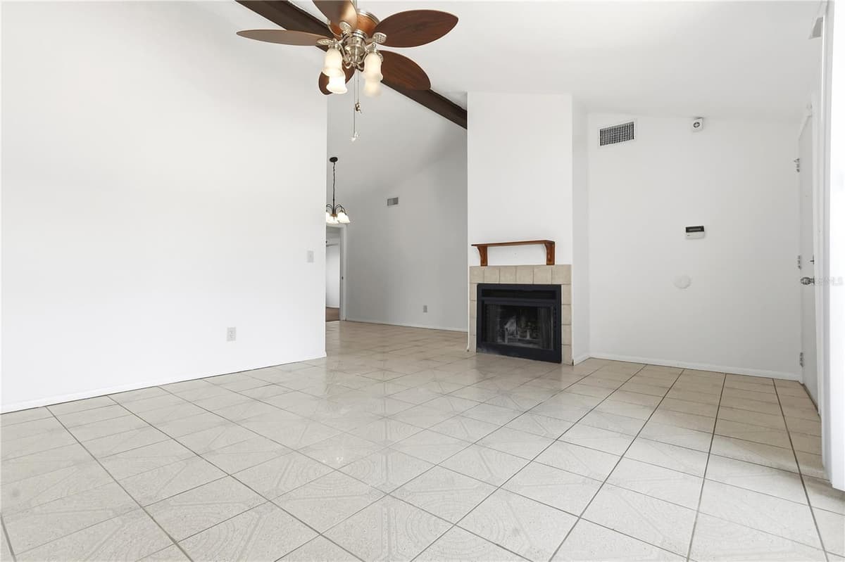9704 SHALIMAR COURT — photo 10 of 42