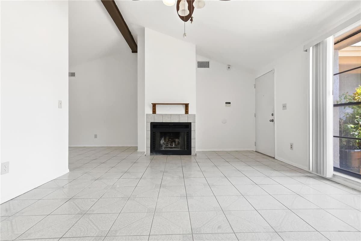 9704 SHALIMAR COURT — photo 8 of 42
