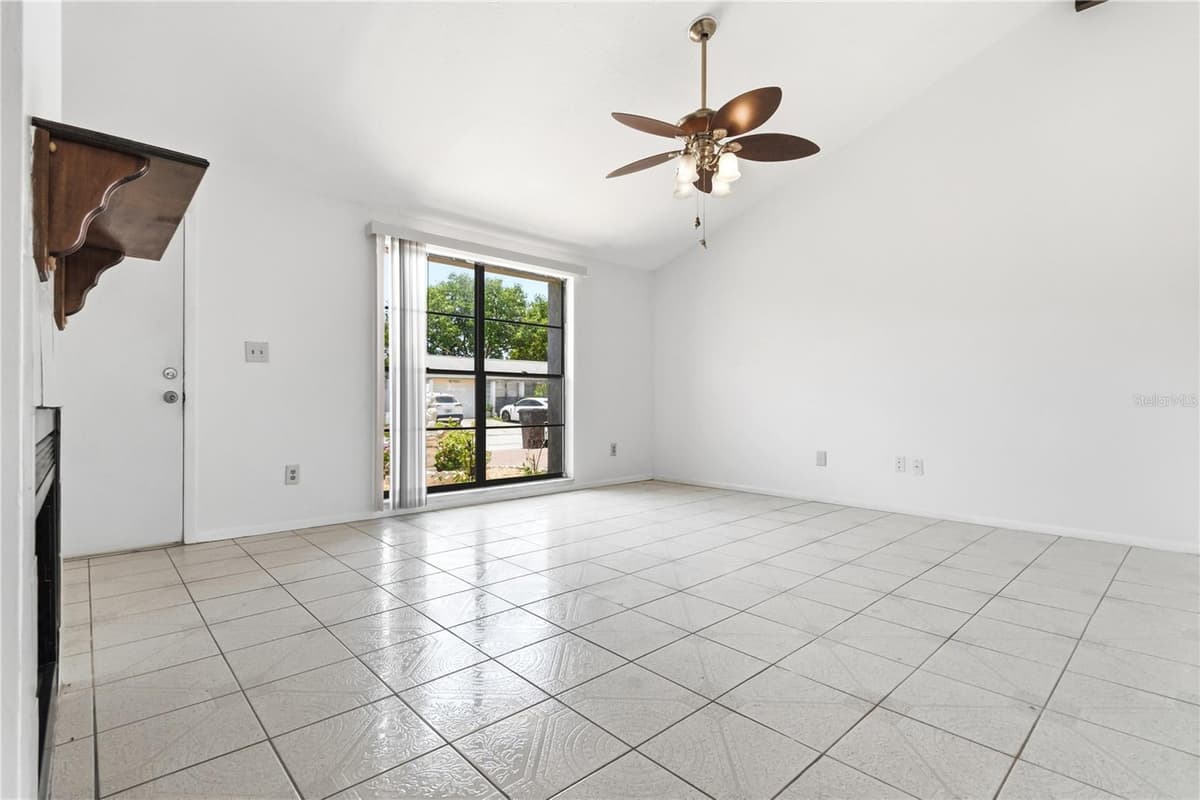 9704 SHALIMAR COURT — photo 11 of 42