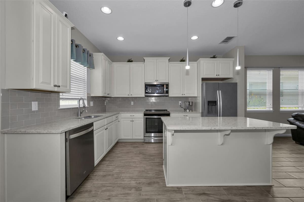 11823 BROOKSIDE DRIVE — photo 9 of 26