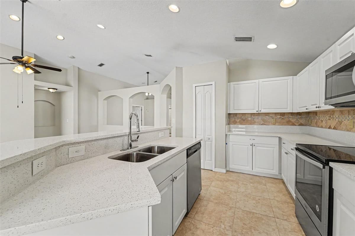 22901 HAWK HILL LOOP — photo 11 of 34
