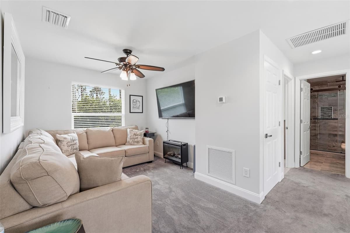 1383 JONQUIL TERRACE — photo 38 of 71
